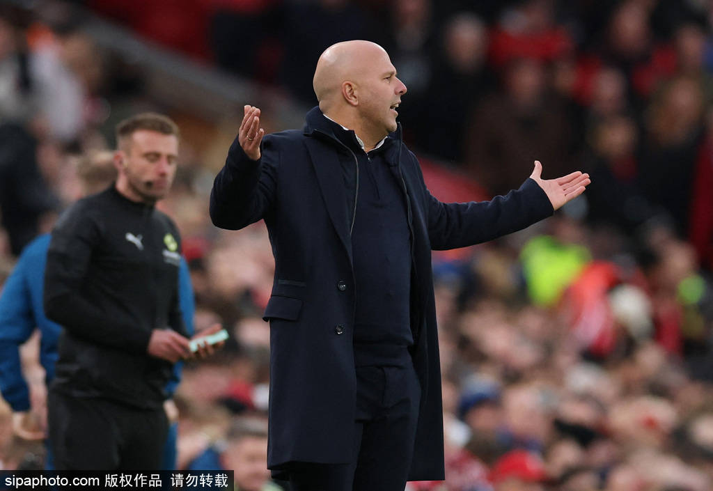 比赛日：利物浦7轮6负遭保级队暴打 40岁C罗惊天倒钩