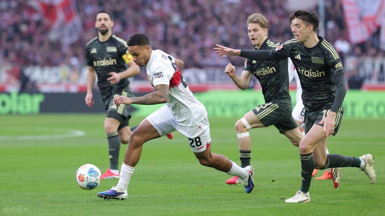 随着弗赖堡2-2，斯图加特1-1，德甲最新积分出炉